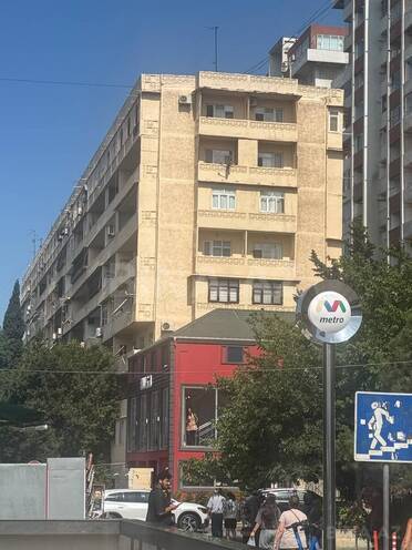 Satılır 4 otaqlı köhnə tikili 120 m², Qara Qarayev m., photo 7 from 24