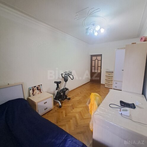 Satılır 3 otaqlı köhnə tikili 130 m², Qara Qarayev m., photo 8 from 15