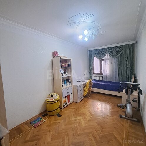 Satılır 3 otaqlı köhnə tikili 130 m², Qara Qarayev m., photo 6 from 15