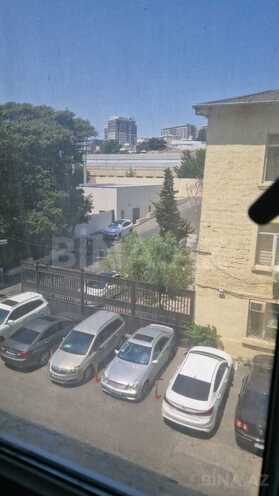 İcarəyə verilir 2 otaqlı köhnə tikili 70 m², 28 May m., photo 19 from 20