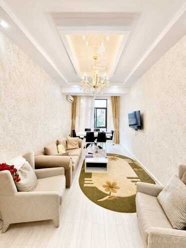 Сдаётся 2-комн. новостройка 70 м², Насиминский  р., photo 1 from 15