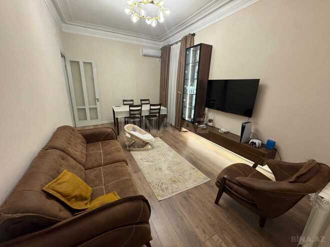 Satılır 2 otaqlı köhnə tikili 65 m², Nizami m., photo 1 from 12