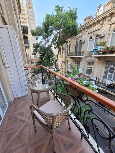 İcarəyə verilir 2 otaqlı köhnə tikili 80 m², Sahil m., photo 6 from 22