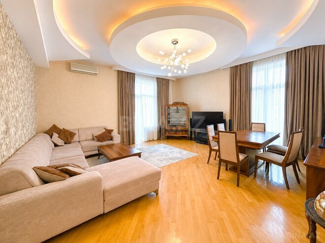 Продаётся 3-комн. новостройка 175 м², м. Низами, photo 1 from 32