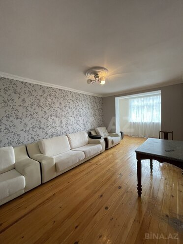 Сдаётся 3-комн. вторичка 65 м², м. Низами, photo 1 from 12