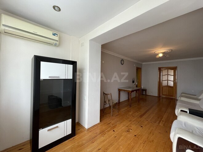 Сдаётся 3-комн. вторичка 65 м², м. Низами, photo 4 from 12