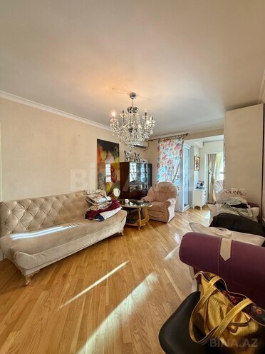 Satılır 2 otaqlı köhnə tikili 55 m², Nizami m., photo 1 from 16