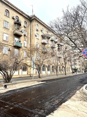 Satılır 2 otaqlı köhnə tikili 40 m², 28 May m., photo 1 from 18