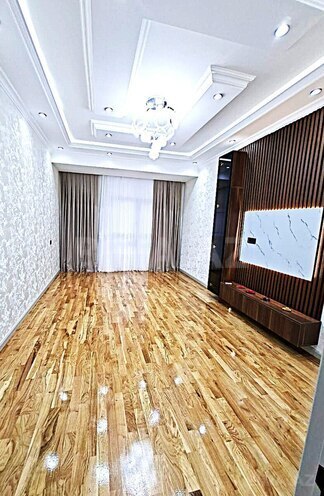 Продаётся 3-комн. новостройка 92 м², м. Кара Караев, photo 1 from 13
