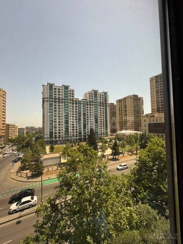 Продаётся 3-комн. вторичка 78 м², м. Иншаатчылар, photo 17 from 24