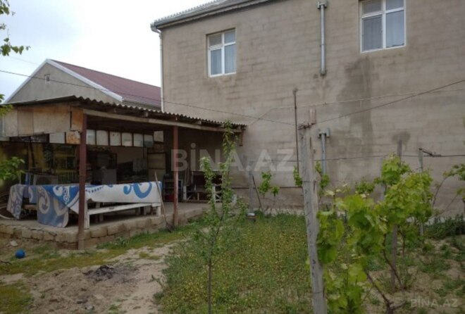 Satılır 6 otaqlı həyət evi/bağ evi 180 m², Saray q., photo 1 from 11