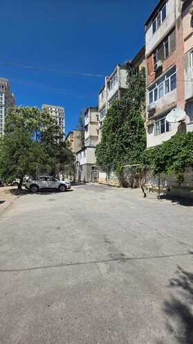 Satılır 2 otaqlı köhnə tikili 45 m², Elmlər Akademiyası m., photo 1 from 18
