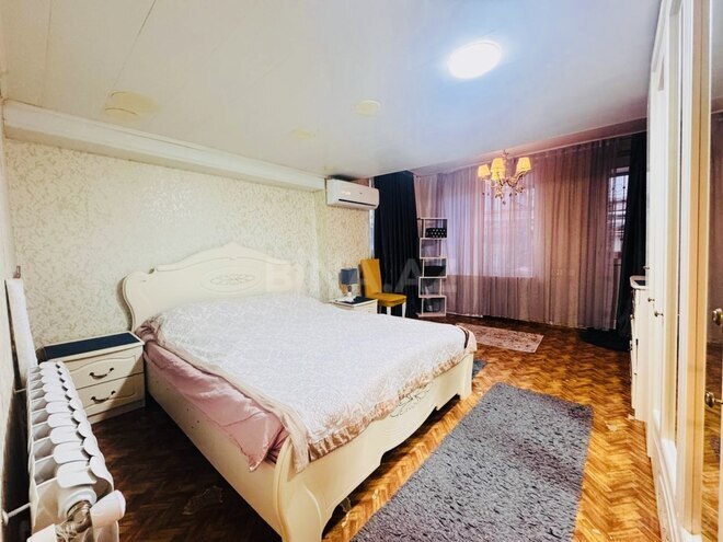 Satılır 3 otaqlı köhnə tikili 74 m², Sahil m., photo 12 from 20
