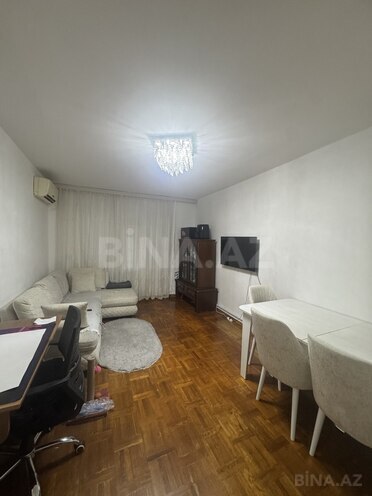 Satılır 2 otaqlı köhnə tikili 65 m², İnşaatçılar m., photo 1 from 9