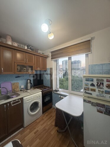 Satılır 2 otaqlı köhnə tikili 65 m², İnşaatçılar m., photo 4 from 9
