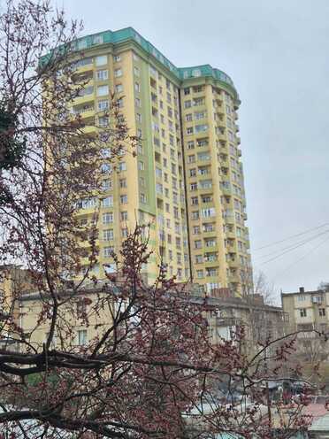 Satılır 1 otaqlı köhnə tikili 35 m², Elmlər Akademiyası m., photo 1 from 14