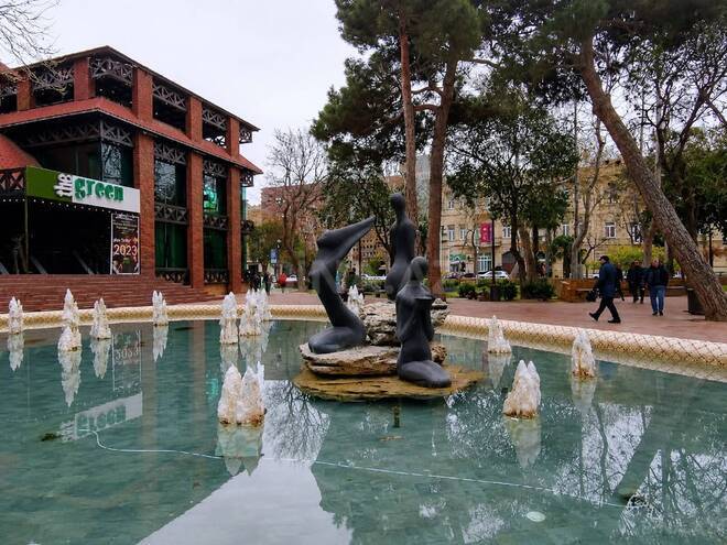 Satılır 3 otaqlı köhnə tikili 85 m², Sahil m., photo 1 from 13