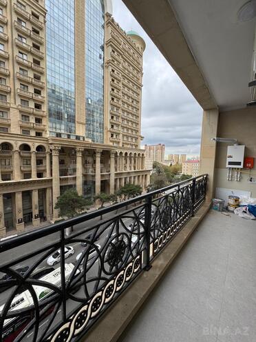 Сдаётся 3-комн. новостройка 130 м², м. Элмляр Академиясы, photo 30 from 32