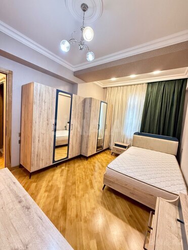 Satılır 3 otaqlı köhnə tikili 126 m², Badamdar q., photo 7 from 24
