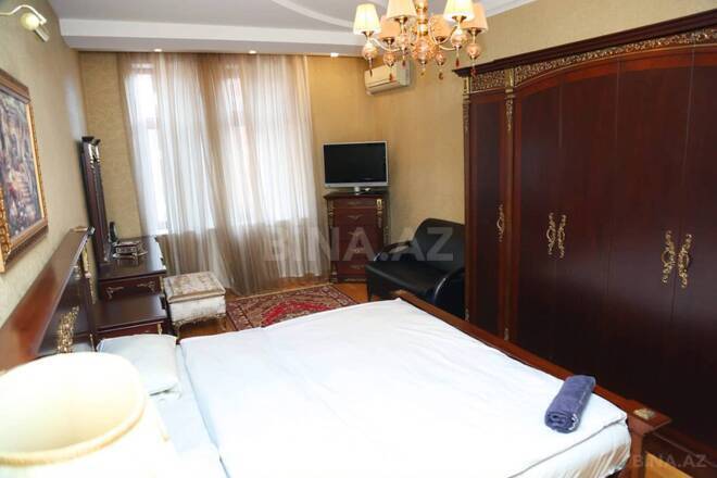 İcarəyə verilir 4 otaqlı yeni tikili 210 m², 28 May m., photo 13 from 31