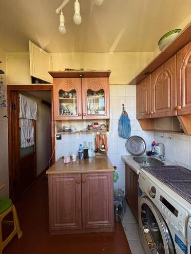 Satılır 1 otaqlı köhnə tikili 40 m², İnşaatçılar m., photo 10 from 14