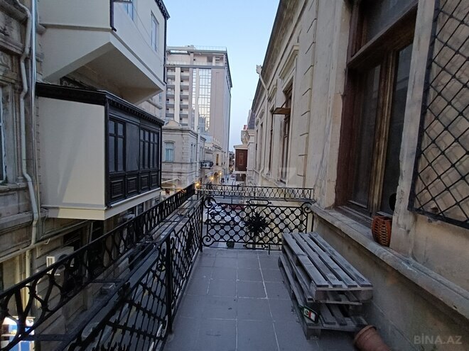 Satılır 10 otaqlı köhnə tikili 414 m², Nizami m., photo 25 from 31