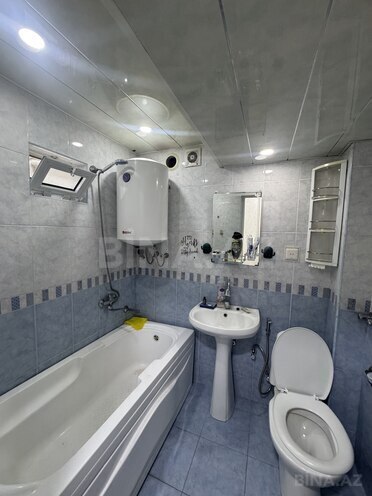 Satılır 2 otaqlı köhnə tikili 65 m², İnşaatçılar m., photo 4 from 6