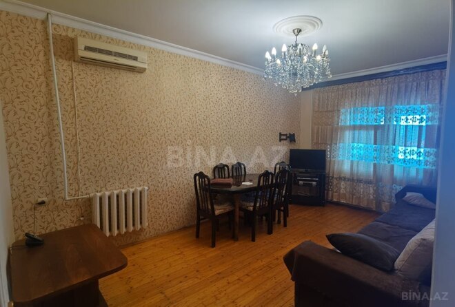 Satılır 4 otaqlı köhnə tikili 105 m², Xalqlar Dostluğu m., photo 1 from 11