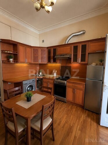 Сдаётся 3-комн. вторичка 75 м², м. Низами, photo 8 from 10