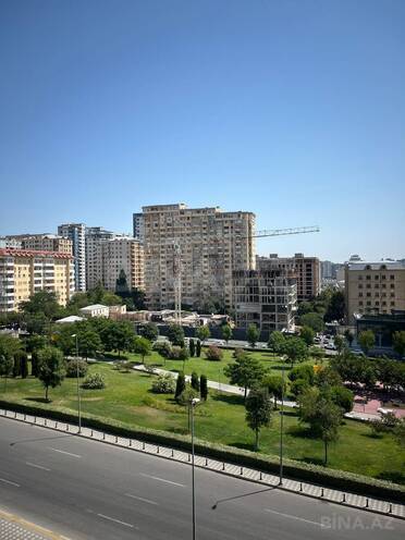 Сдаётся 3-комн. вторичка 75 м², м. Низами, photo 1 from 10