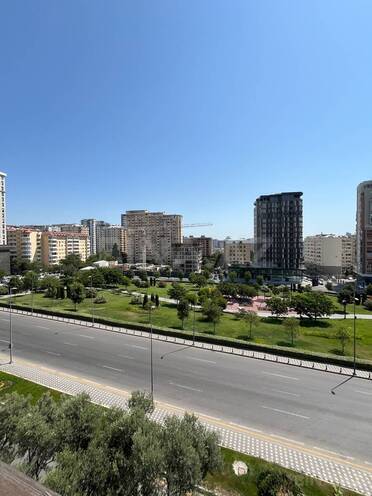 Сдаётся 3-комн. вторичка 75 м², м. Низами, photo 3 from 10