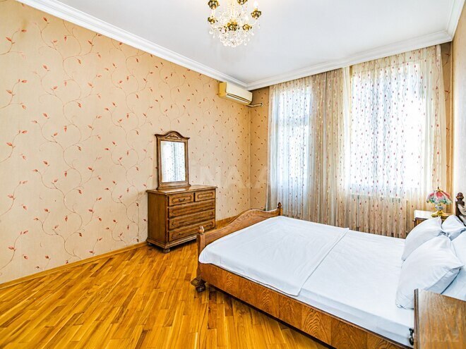 Продаётся 3-комн. новостройка 135 м², м. Низами, photo 5 from 12