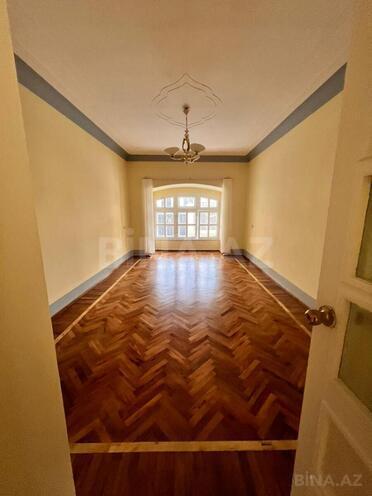 Сдаётся 3-комн. офис 80 м², м. Ичеришехер, photo 1 from 13