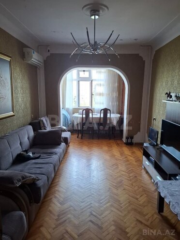 Продаётся 2-комн. вторичка 65 м², м. Ахмедлы, photo 1 from 12