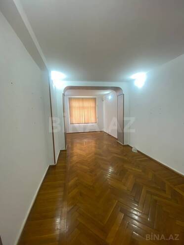 Satılır 3 otaqlı köhnə tikili 105 m², Sahil m., photo 3 from 14