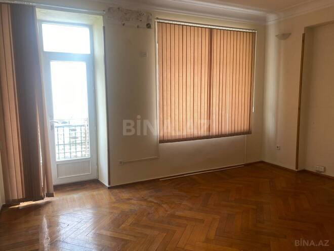 Satılır 3 otaqlı köhnə tikili 105 m², Sahil m., photo 7 from 14