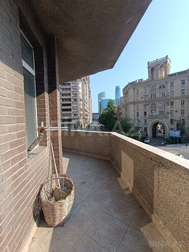 İcarəyə verilir 20 otaqlı ofis 1 000 m², 28 May m., photo 8 from 32