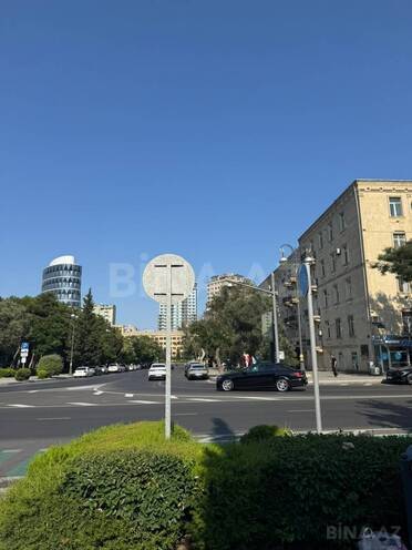 Satılır 3 otaqlı köhnə tikili 85 m², Elmlər Akademiyası m., photo 1 from 12