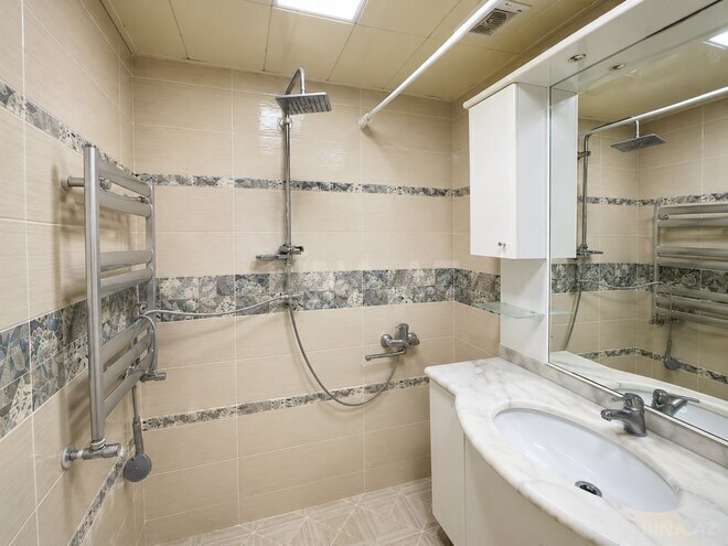 Продаётся 3-комн. вторичка 75 м², м. Элмляр Академиясы, photo 8 from 10