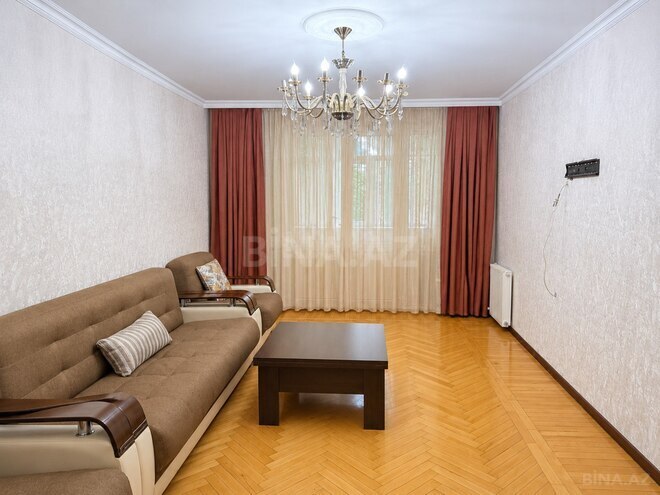 Продаётся 3-комн. вторичка 75 м², м. Элмляр Академиясы, photo 3 from 10