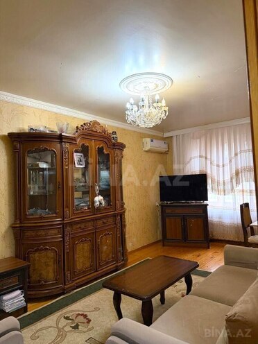 Продаётся 2-комн. вторичка 65 м², Хатаинский р., photo 1 from 15