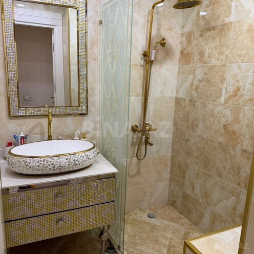 Продаётся 3-комн. вторичка 100 м², Бинагадинский р., photo 9 from 24