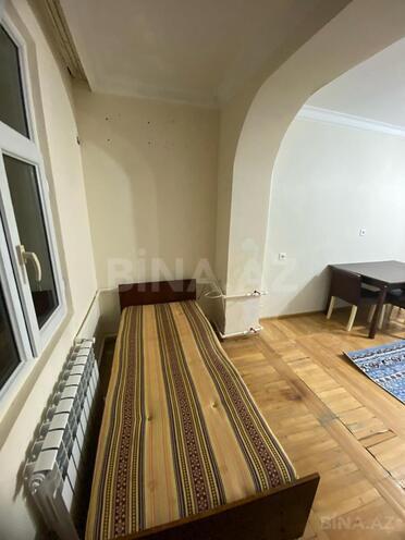 Сдаётся 2-комн. вторичка 60 м², м. Нефтчиляр, photo 3 from 9