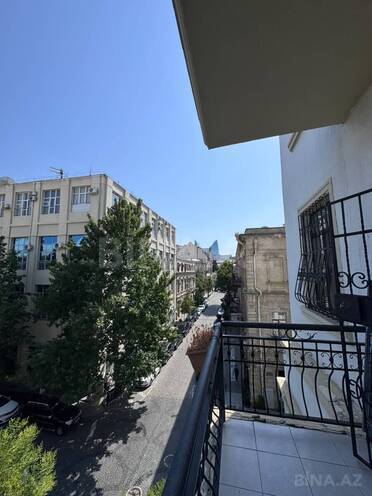 Satılır 2 otaqlı köhnə tikili 75 m², Sahil m., photo 18 from 20