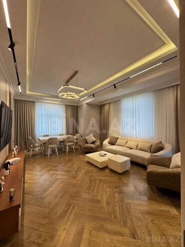 Продаётся 4-комн. новостройка 166 м², м. Элмляр Академиясы, photo 1 from 18