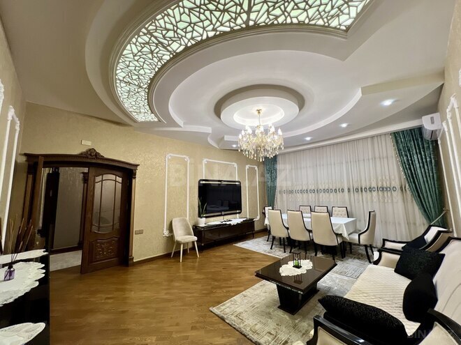 Продаётся 6-комн. дом/дача 350 м², пос. Бинагади, photo 1 from 28