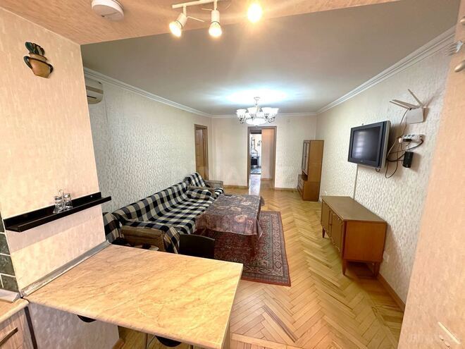İcarəyə verilir 3 otaqlı köhnə tikili 70 m², Elmlər Akademiyası m., photo 1 from 21
