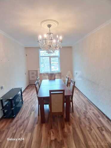 Satılır 2 otaqlı köhnə tikili 65 m², Yasamal r., photo 1 from 15