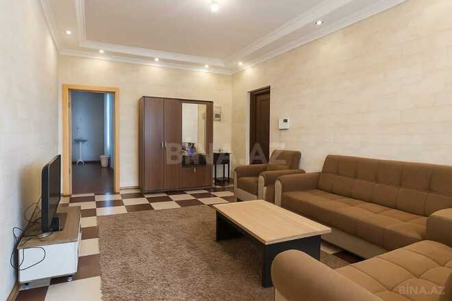 Сдаётся 3-комн. новостройка 100 м², м. 8 ноября, photo 1 from 8