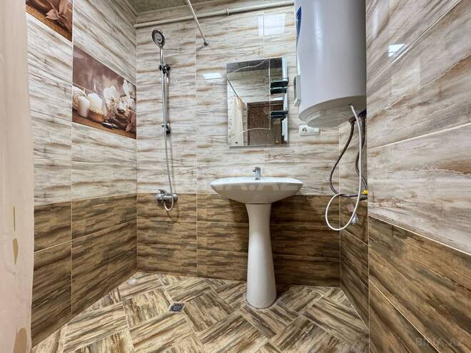 Satılır 2 otaqlı köhnə tikili 60 m², Qara Qarayev m., photo 10 from 14